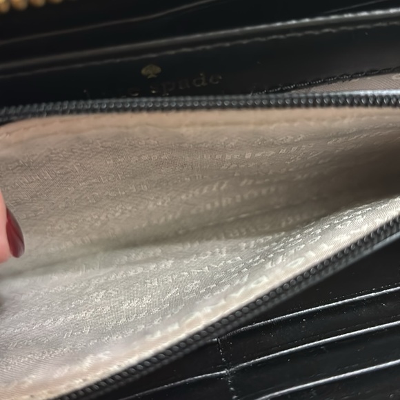 Kate Spade Black and White Striped Wallet - Picture 4 of 12